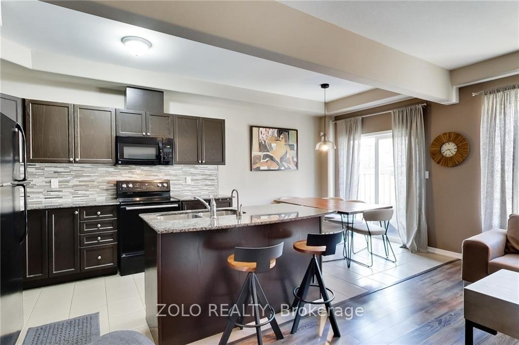 Photo 3 of Unit 20, 170 Palacebeach Trail, Hamilton, Lakeshore — HOMEH