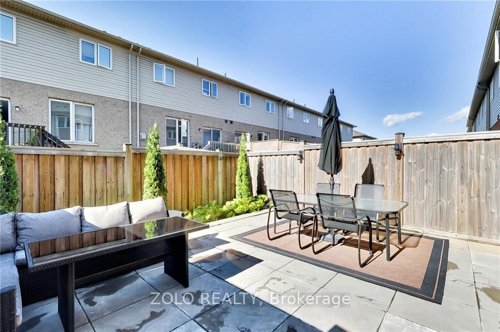 Photo 10 of Unit 20, 170 Palacebeach Trail, Hamilton, Lakeshore — HOMEH