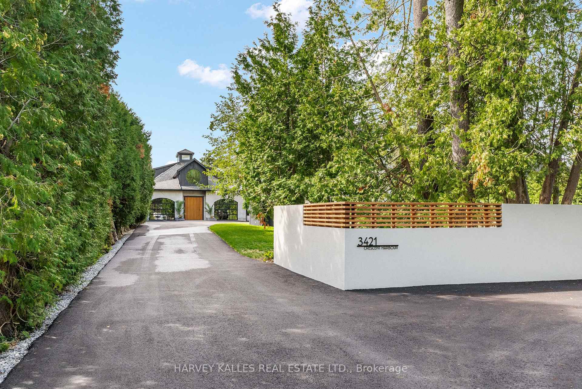 Photo 1 of 3421 Crescent Harbour Road, Innisfil, Rural Innisfil — HOMEH