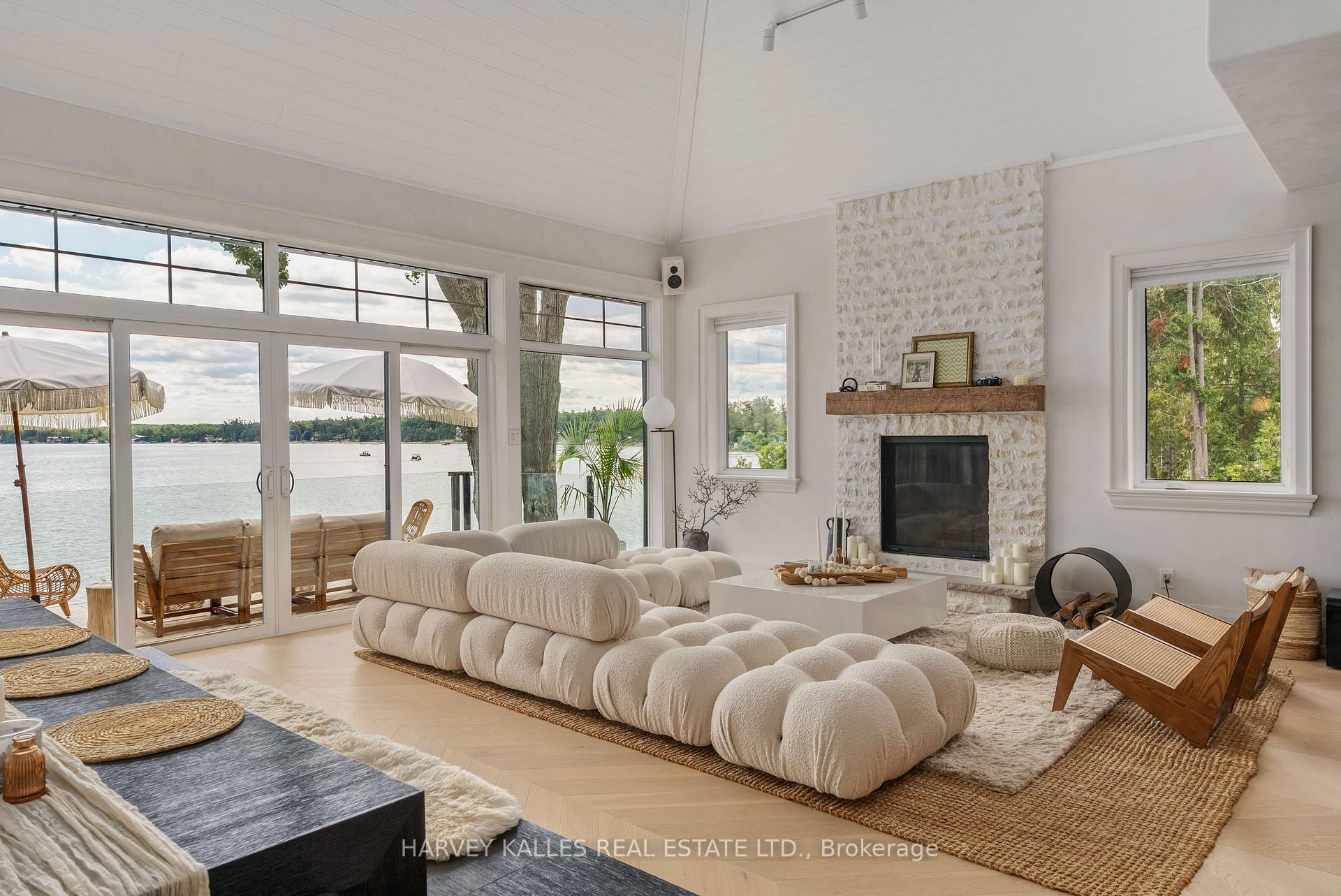 Photo 8 of 3421 Crescent Harbour Road, Innisfil, Rural Innisfil — HOMEH