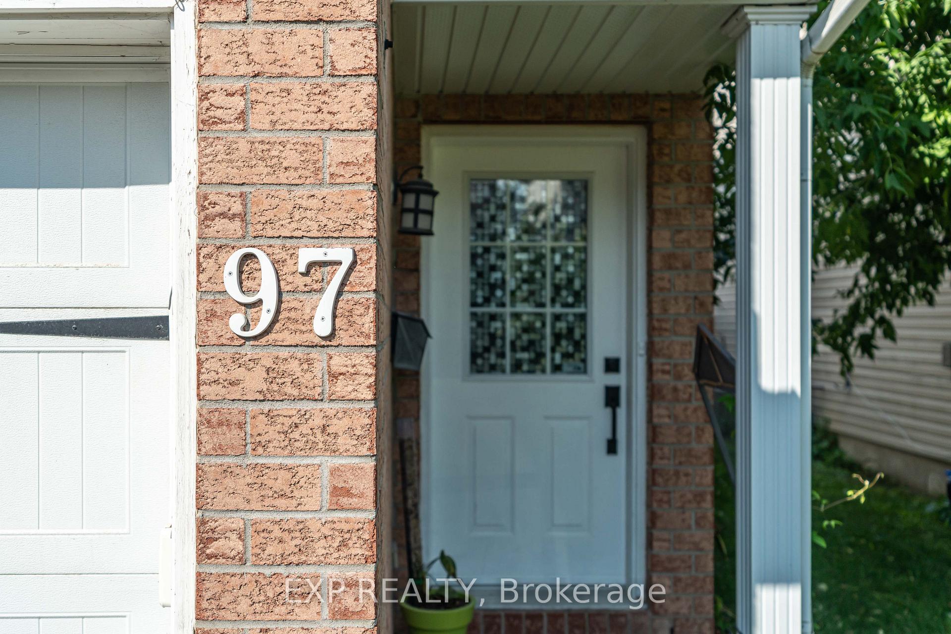 Photo 2 of 97 Castle Glen Crescent, Ottawa, Kanata - Glencairn/Hazeldean — HOMEH