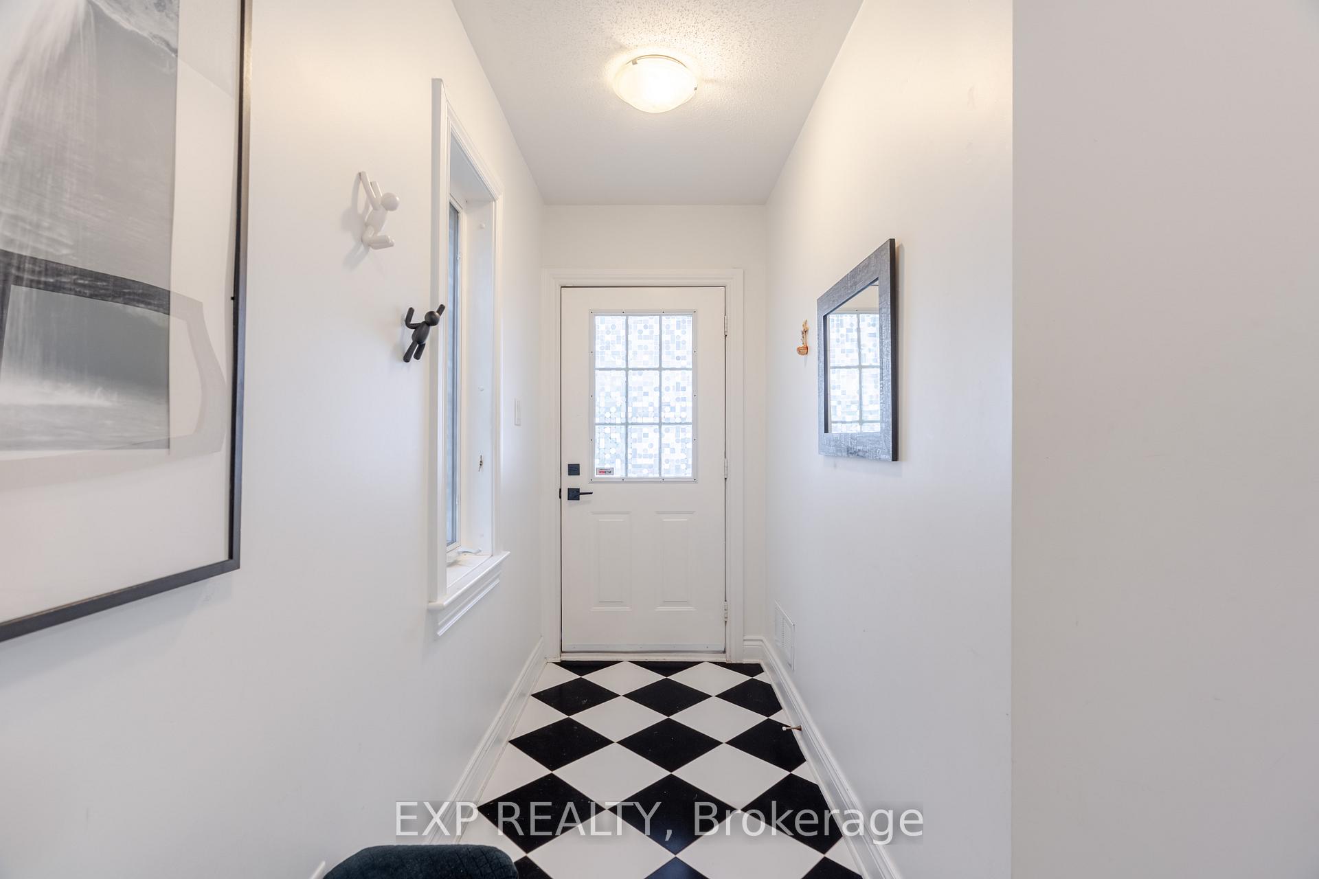 Photo 3 of 97 Castle Glen Crescent, Ottawa, Kanata - Glencairn/Hazeldean — HOMEH