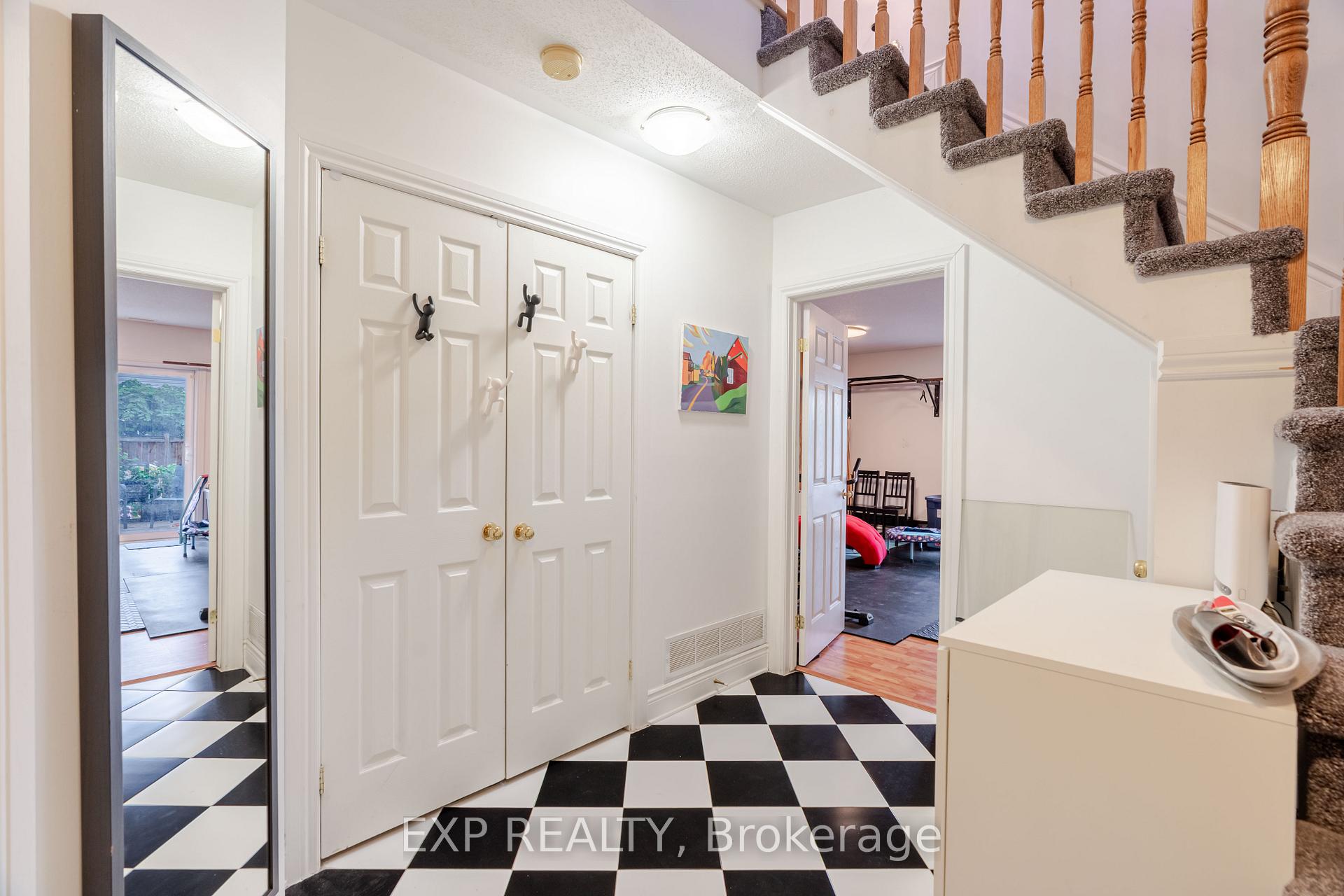 Photo 4 of 97 Castle Glen Crescent, Ottawa, Kanata - Glencairn/Hazeldean — HOMEH