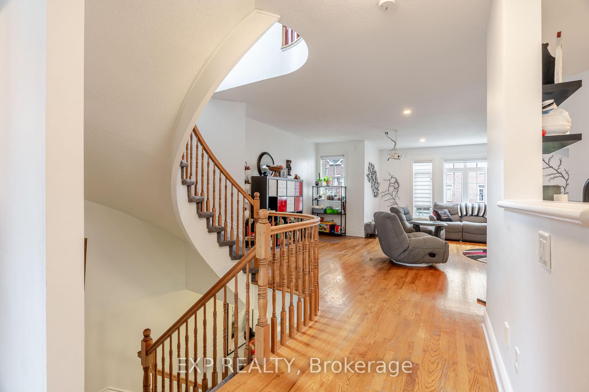 Photo 7 of 97 Castle Glen Crescent, Ottawa, Kanata - Glencairn/Hazeldean — HOMEH