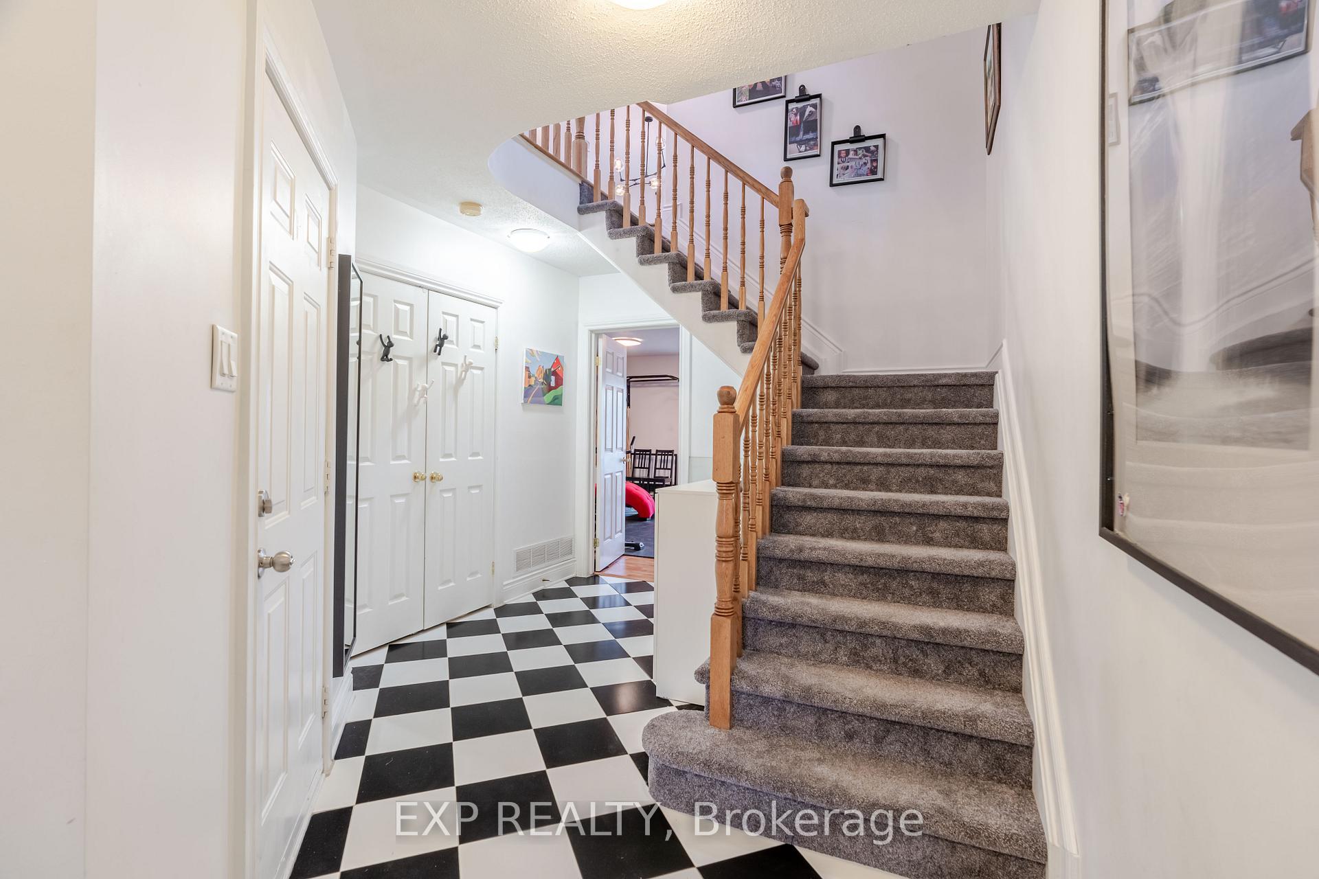 Photo 8 of 97 Castle Glen Crescent, Ottawa, Kanata - Glencairn/Hazeldean — HOMEH