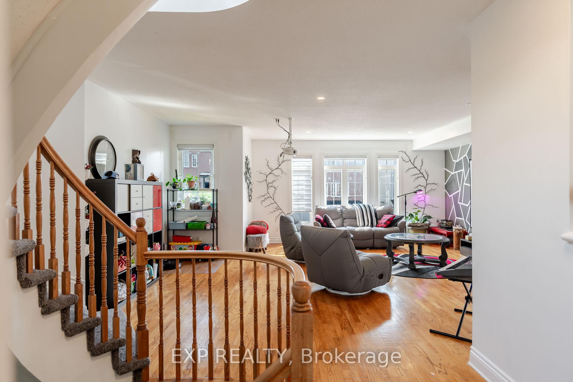 Photo 9 of 97 Castle Glen Crescent, Ottawa, Kanata - Glencairn/Hazeldean — HOMEH
