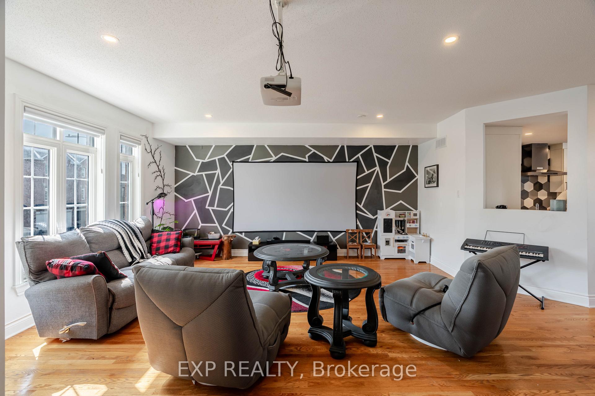 Photo 12 of 97 Castle Glen Crescent, Ottawa, Kanata - Glencairn/Hazeldean — HOMEH