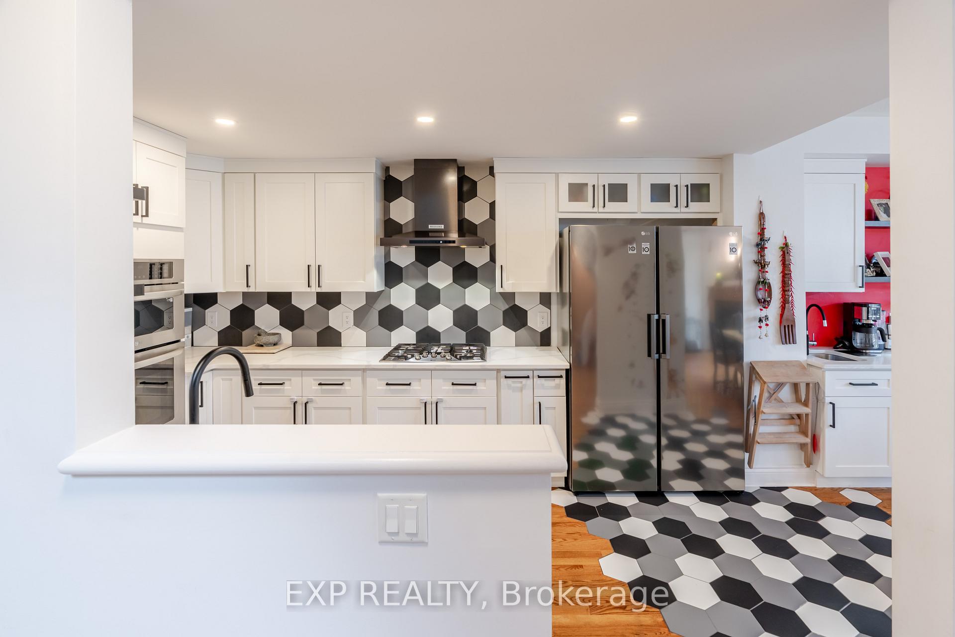 Photo 16 of 97 Castle Glen Crescent, Ottawa, Kanata - Glencairn/Hazeldean — HOMEH
