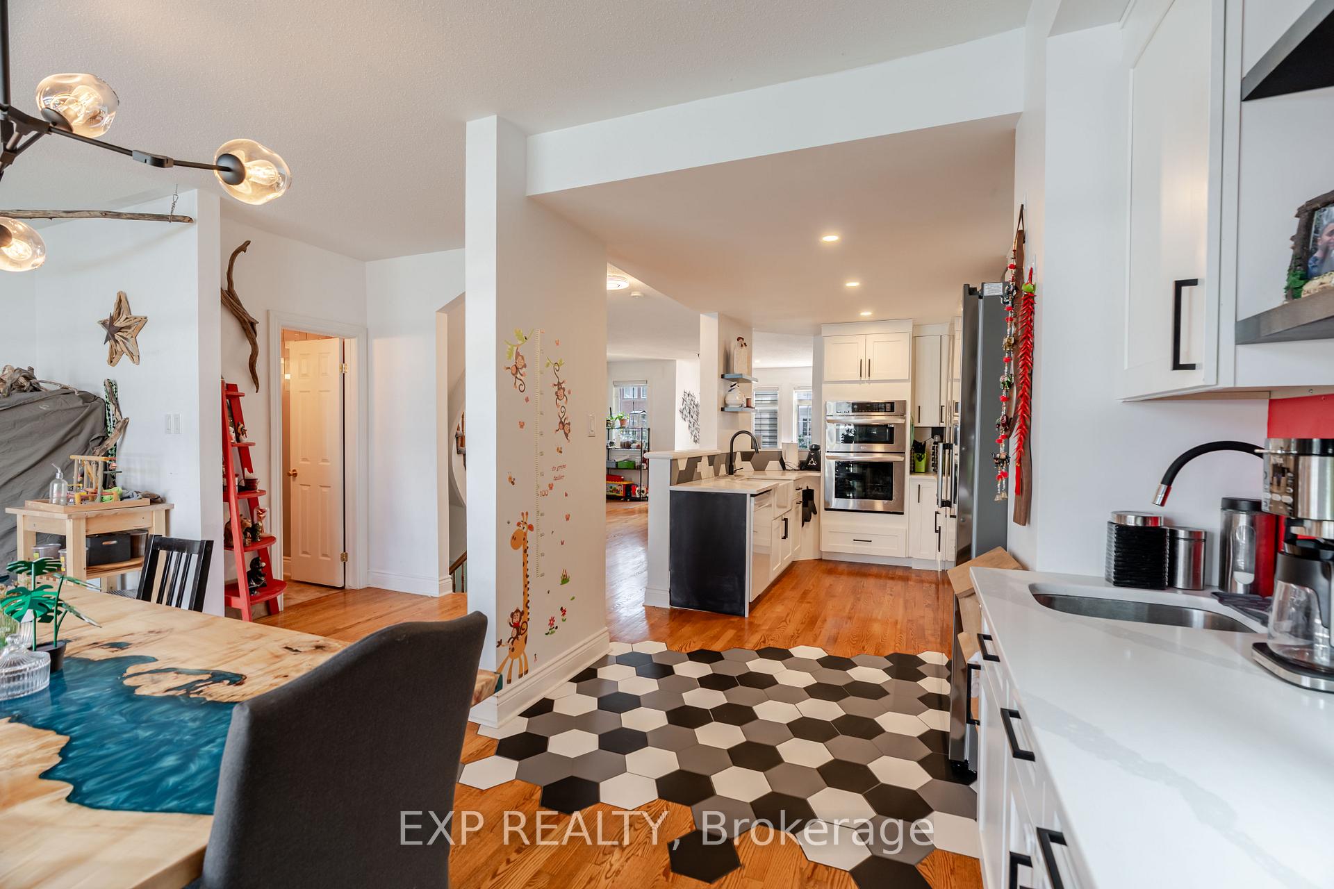 Photo 18 of 97 Castle Glen Crescent, Ottawa, Kanata - Glencairn/Hazeldean — HOMEH