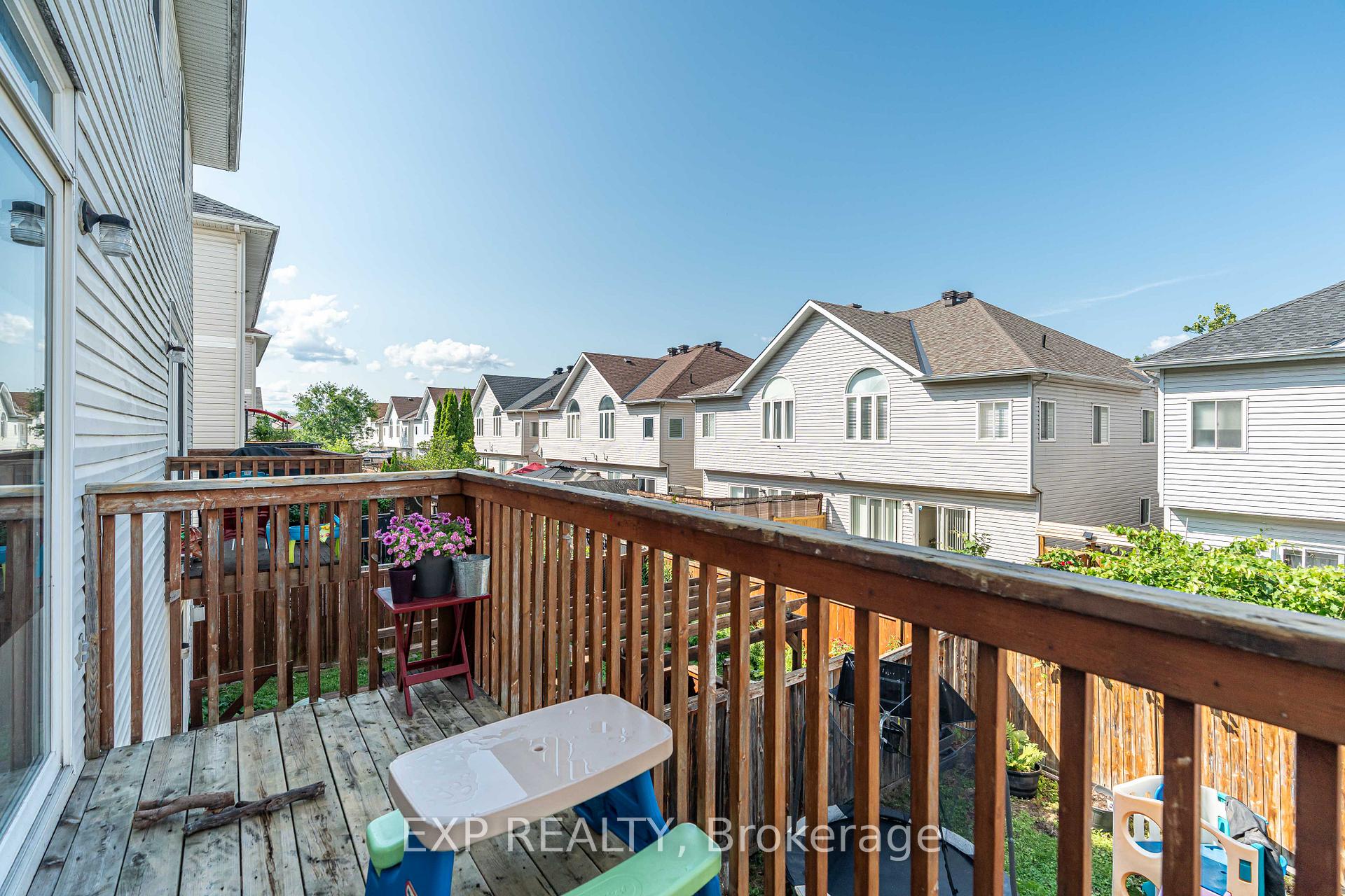 Photo 26 of 97 Castle Glen Crescent, Ottawa, Kanata - Glencairn/Hazeldean — HOMEH
