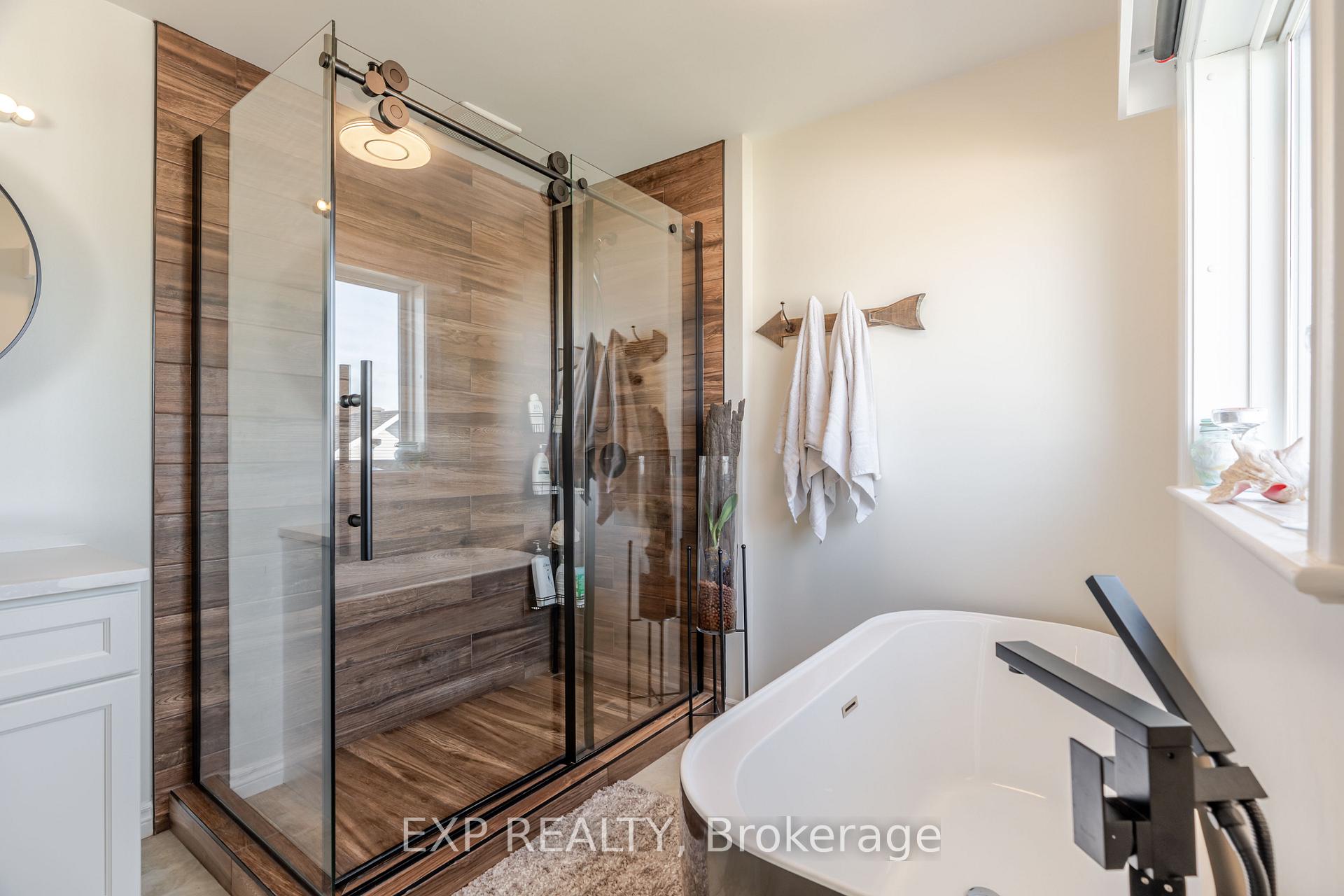 Photo 30 of 97 Castle Glen Crescent, Ottawa, Kanata - Glencairn/Hazeldean — HOMEH