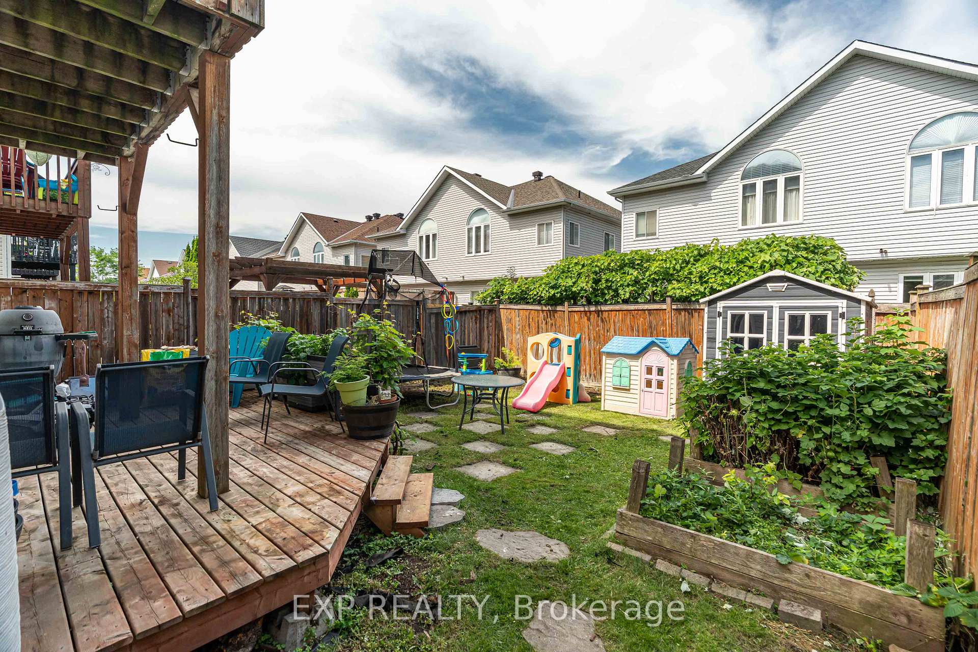 Photo 39 of 97 Castle Glen Crescent, Ottawa, Kanata - Glencairn/Hazeldean — HOMEH