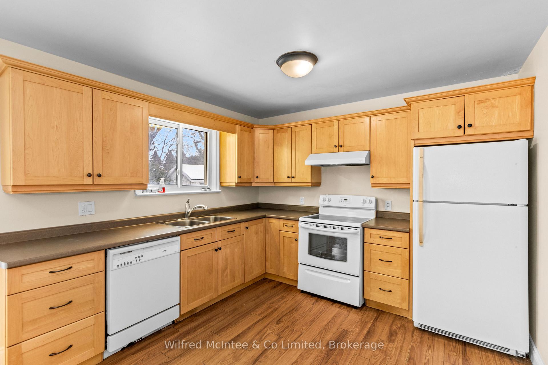 Photo 11 of 467 Queen Street, Kincardine — HOMEH