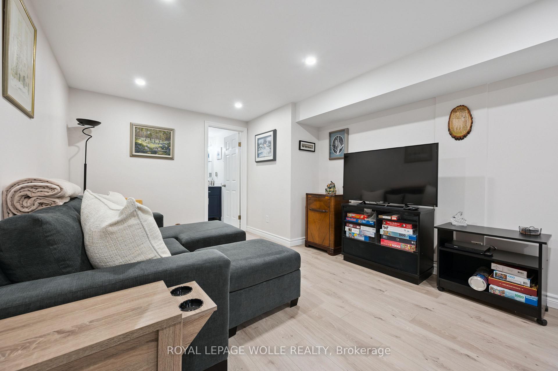 Photo 24 of 108 Penelope Drive, Kitchener — HOMEH
