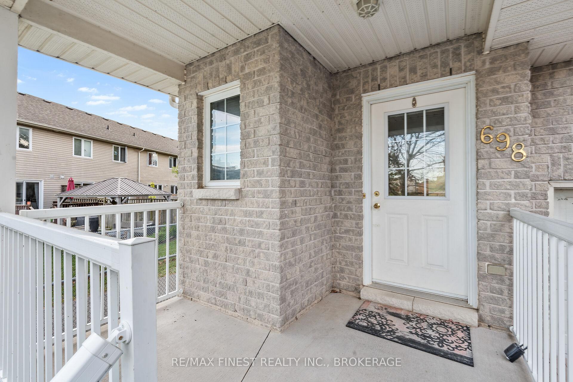 Photo 3 of 698 MacLean Court, Kingston, Kingston East (Incl Barret Crt) — HOMEH