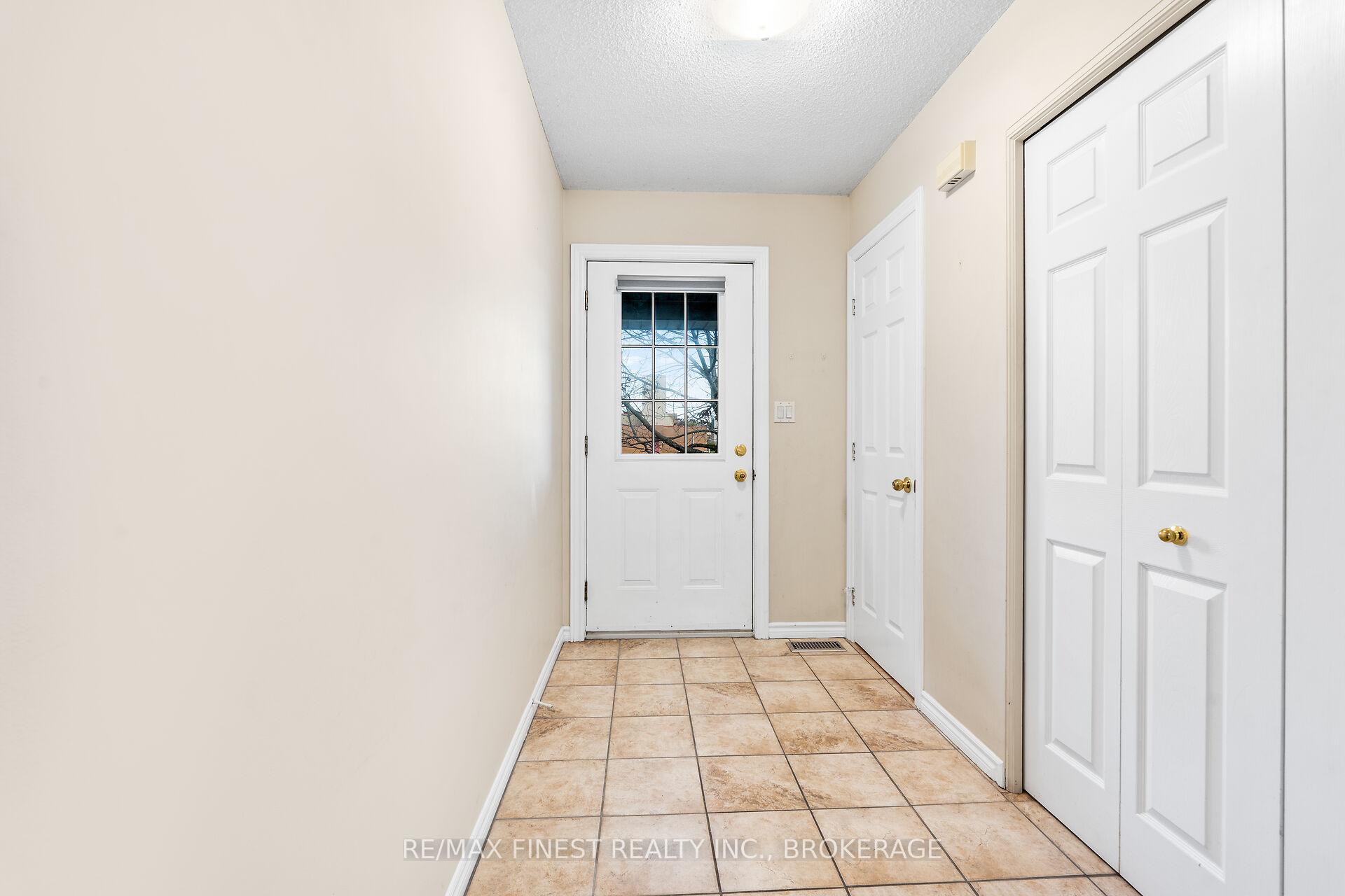 Photo 4 of 698 MacLean Court, Kingston, Kingston East (Incl Barret Crt) — HOMEH