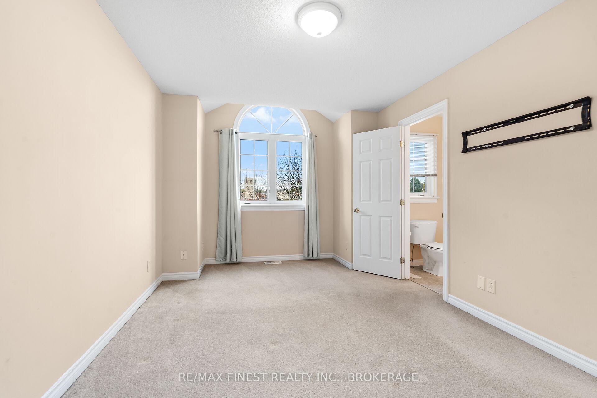 Photo 16 of 698 MacLean Court, Kingston, Kingston East (Incl Barret Crt) — HOMEH