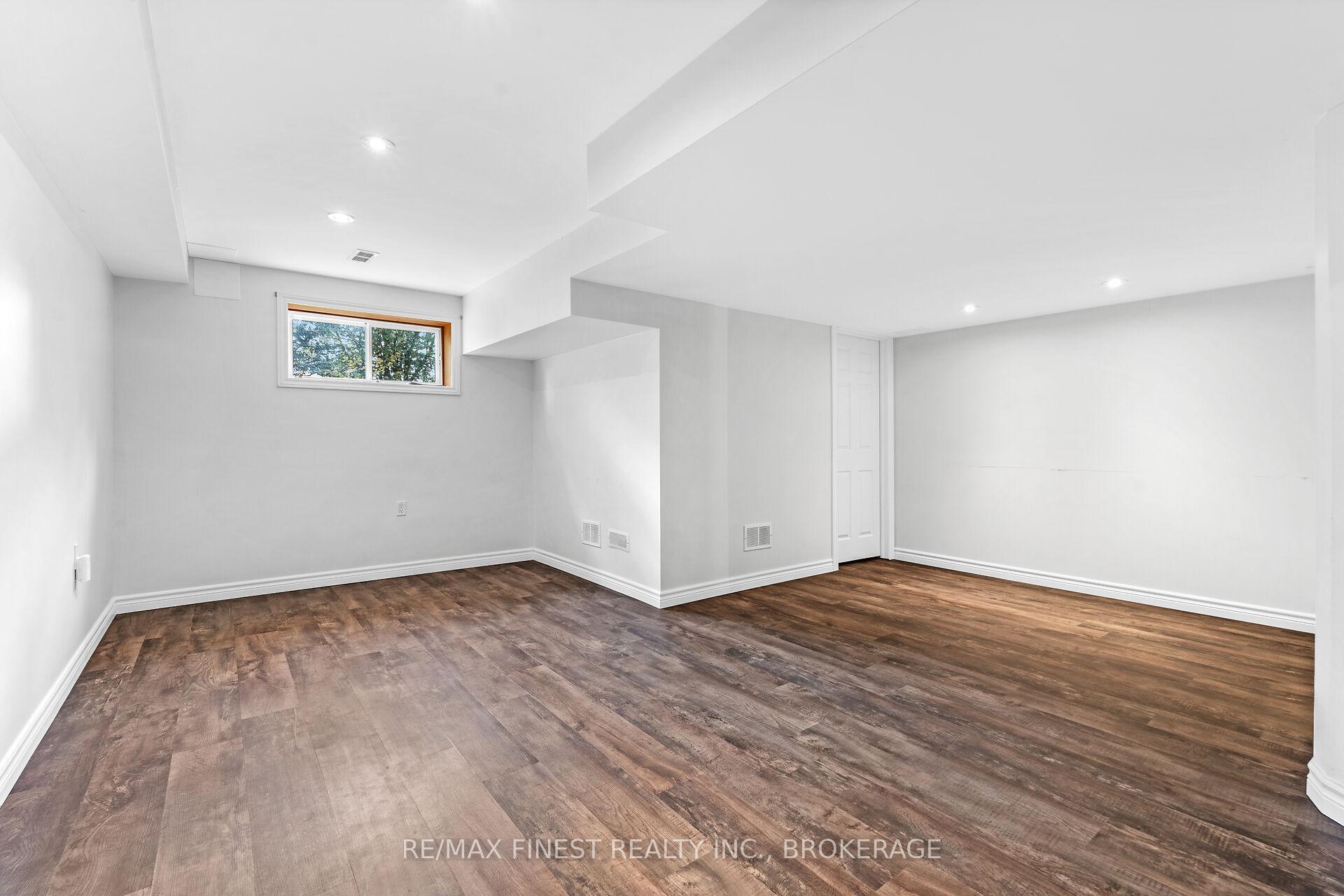 Photo 24 of 698 MacLean Court, Kingston, Kingston East (Incl Barret Crt) — HOMEH