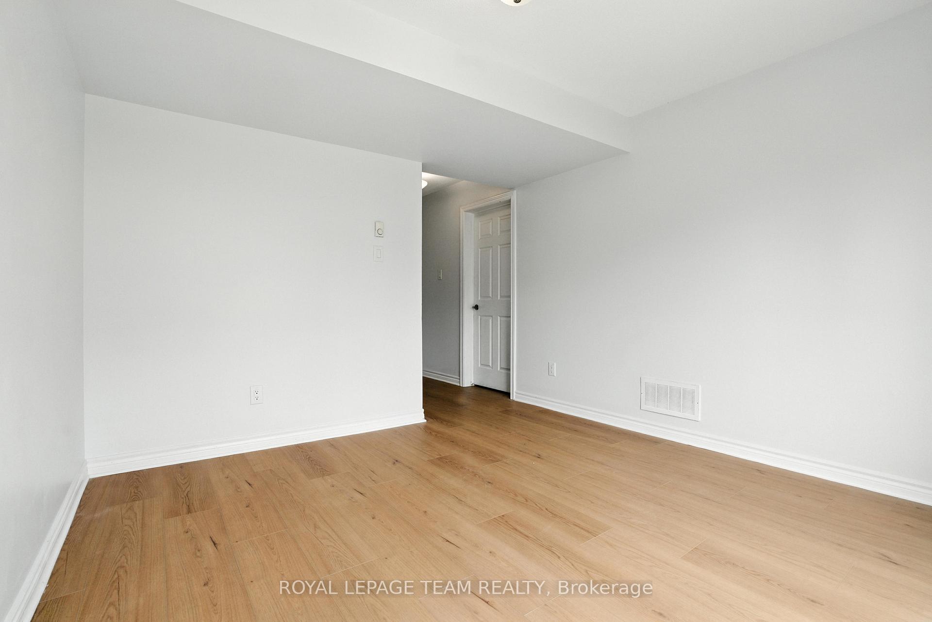 Photo 6 of 495 Coldwater Crescent, Ottawa, Kanata - Emerald Meadows/Trailwest — HOMEH