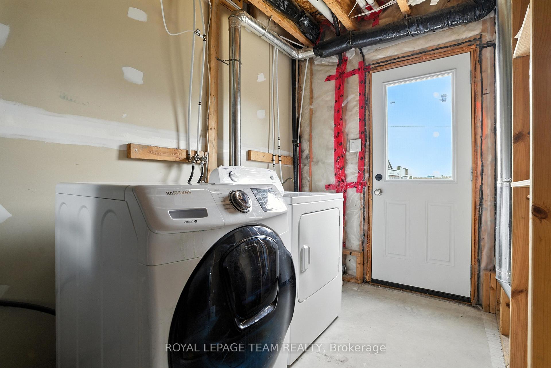 Photo 7 of 495 Coldwater Crescent, Ottawa, Kanata - Emerald Meadows/Trailwest — HOMEH