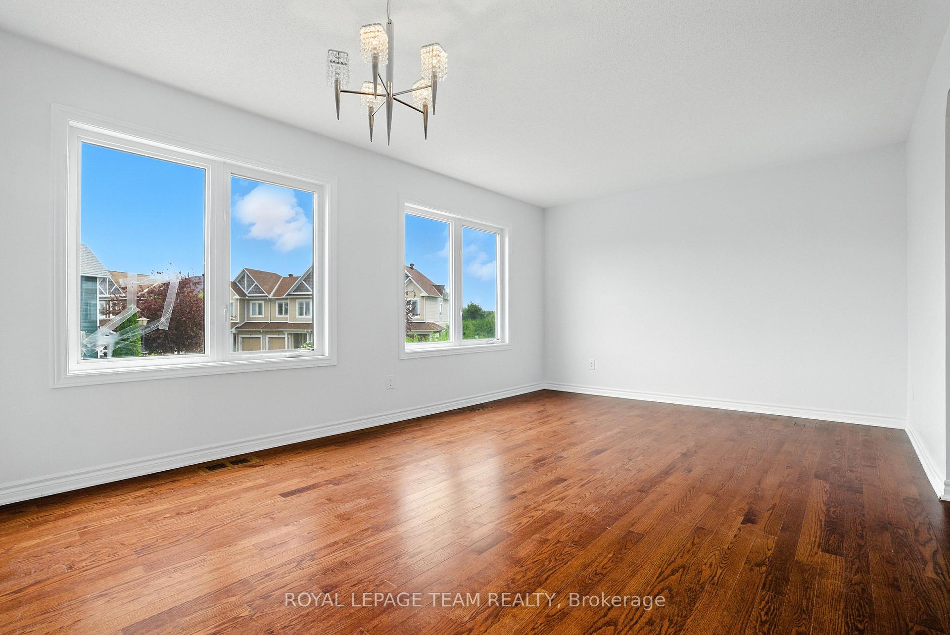 Photo 9 of 495 Coldwater Crescent, Ottawa, Kanata - Emerald Meadows/Trailwest — HOMEH