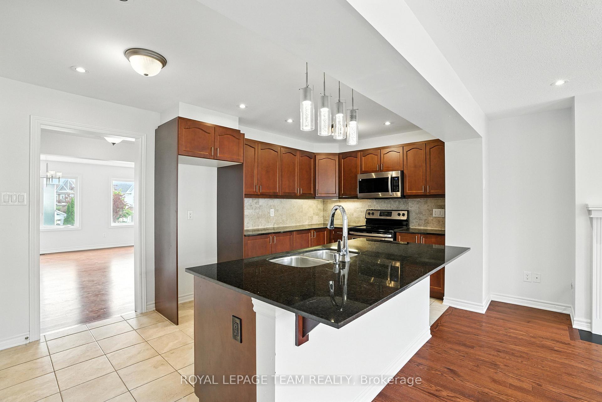 Photo 14 of 495 Coldwater Crescent, Ottawa, Kanata - Emerald Meadows/Trailwest — HOMEH