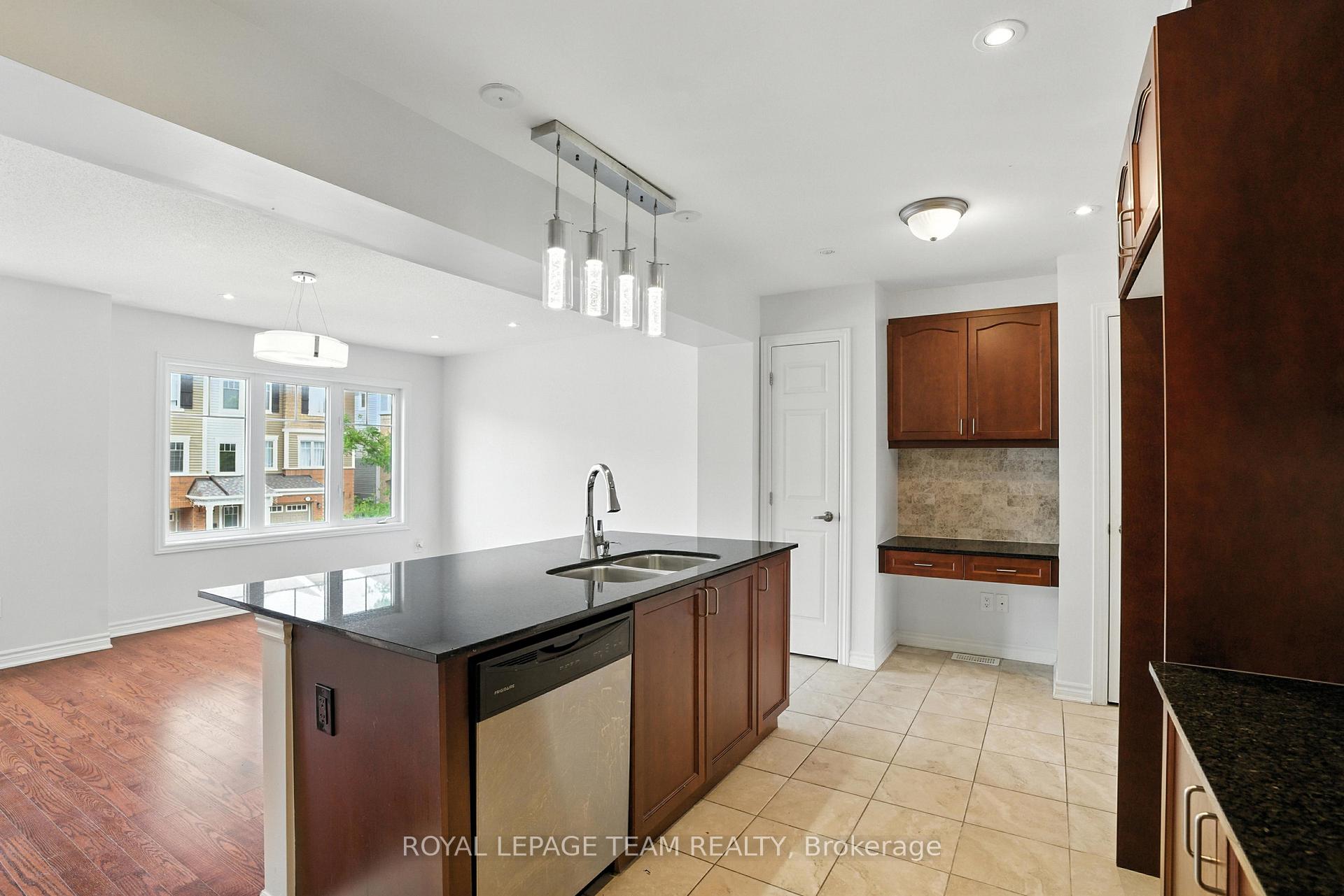 Photo 16 of 495 Coldwater Crescent, Ottawa, Kanata - Emerald Meadows/Trailwest — HOMEH