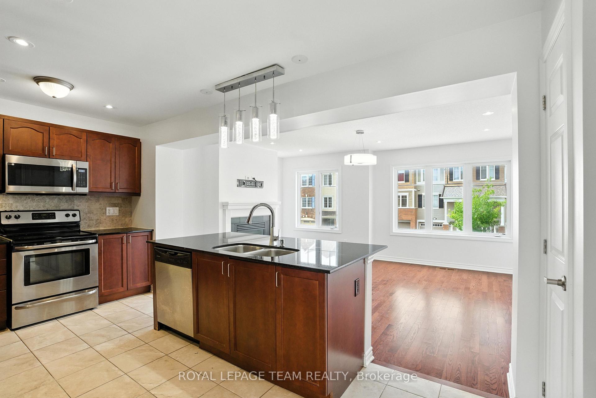 Photo 17 of 495 Coldwater Crescent, Ottawa, Kanata - Emerald Meadows/Trailwest — HOMEH