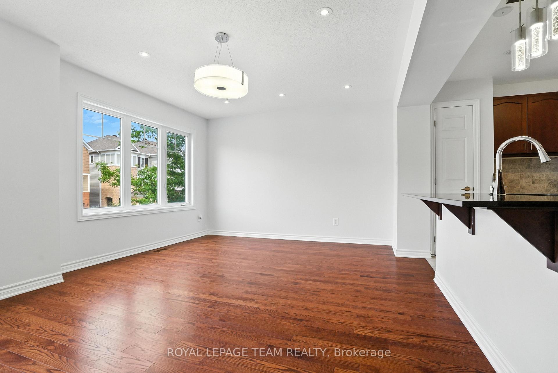 Photo 20 of 495 Coldwater Crescent, Ottawa, Kanata - Emerald Meadows/Trailwest — HOMEH