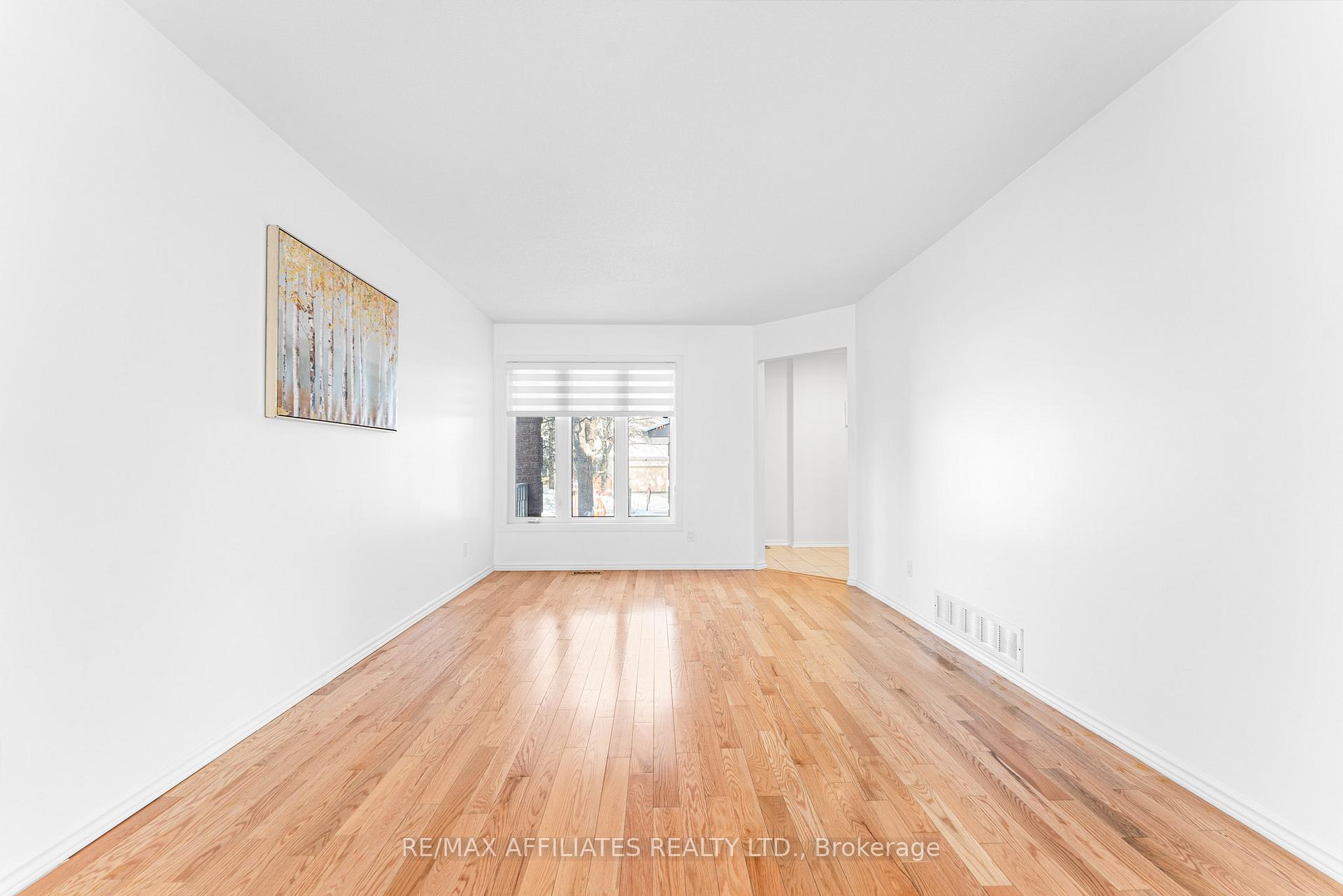 Photo 9 of 33 Inverary Drive, Ottawa, Kanata - Morgan's Grant/South March — HOMEH