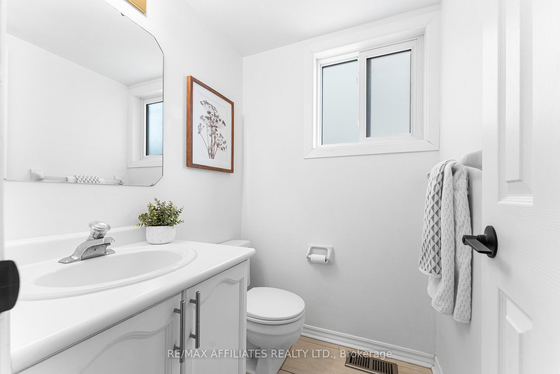Photo 19 of 33 Inverary Drive, Ottawa, Kanata - Morgan's Grant/South March — HOMEH