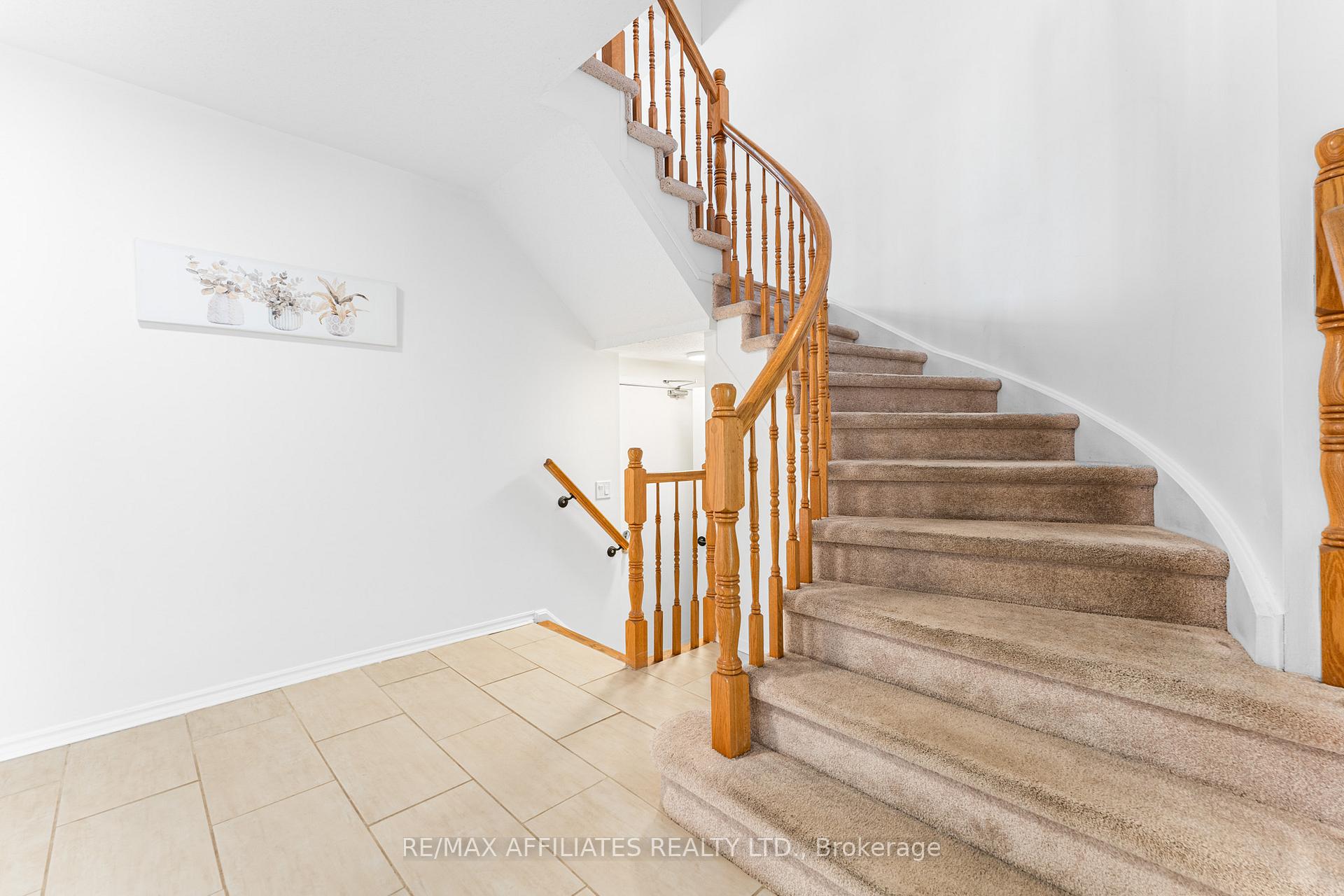 Photo 20 of 33 Inverary Drive, Ottawa, Kanata - Morgan's Grant/South March — HOMEH