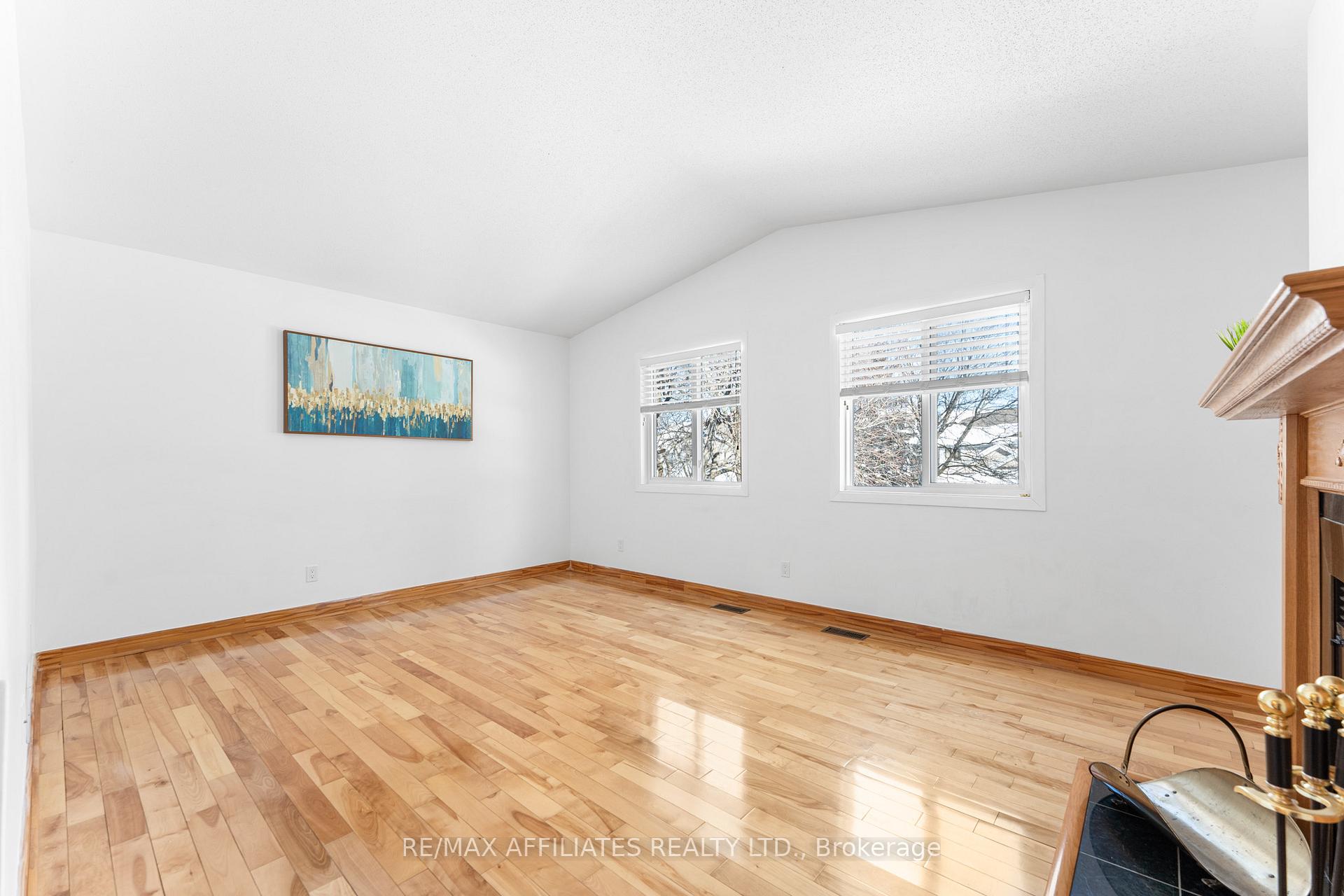 Photo 22 of 33 Inverary Drive, Ottawa, Kanata - Morgan's Grant/South March — HOMEH
