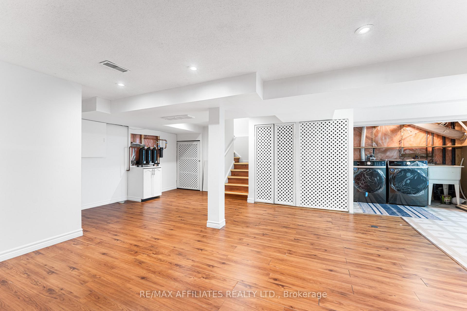 Photo 37 of 33 Inverary Drive, Ottawa, Kanata - Morgan's Grant/South March — HOMEH