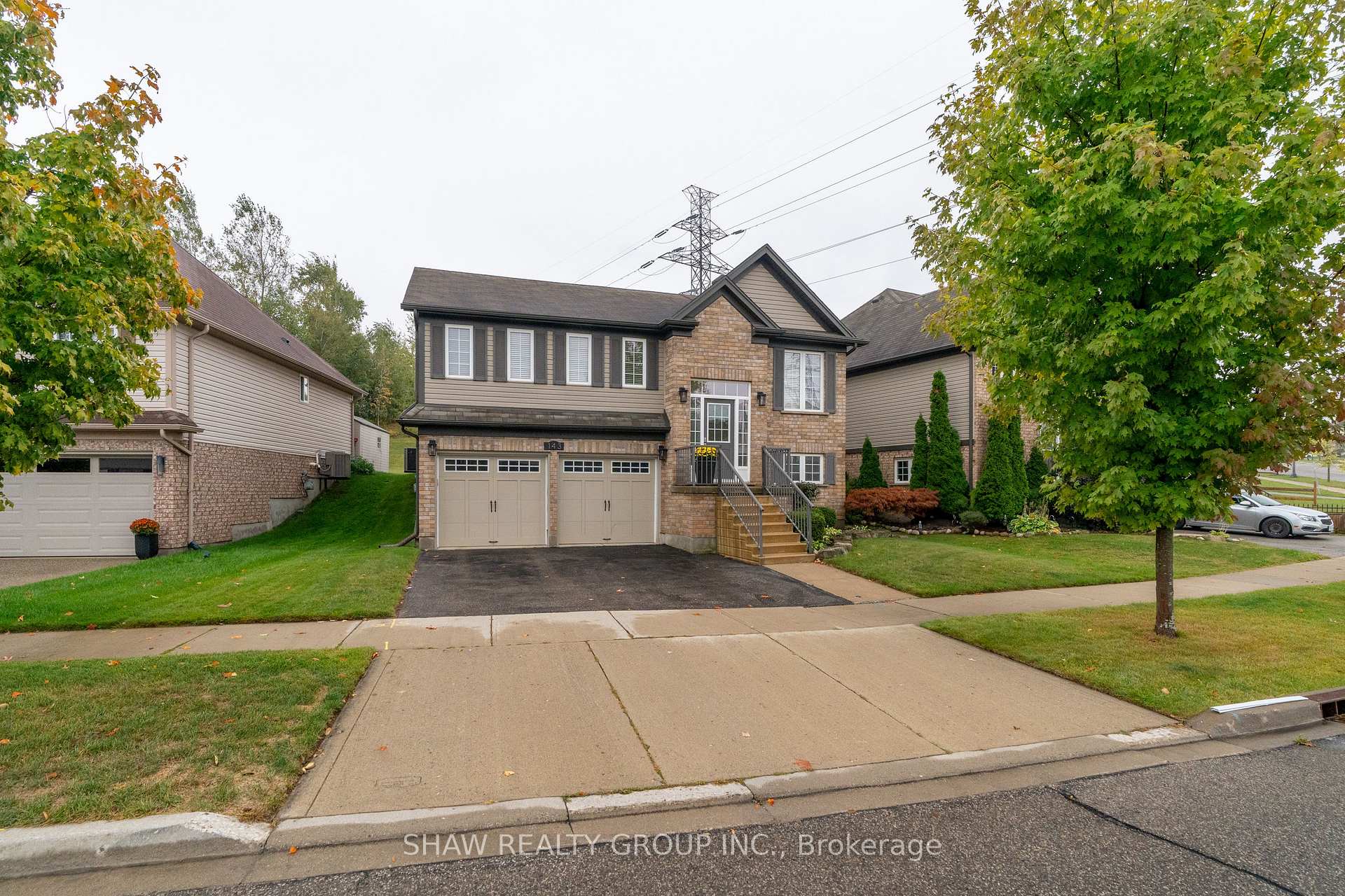 Photo 4 of 143 Isaiah Drive, Kitchener — HOMEH