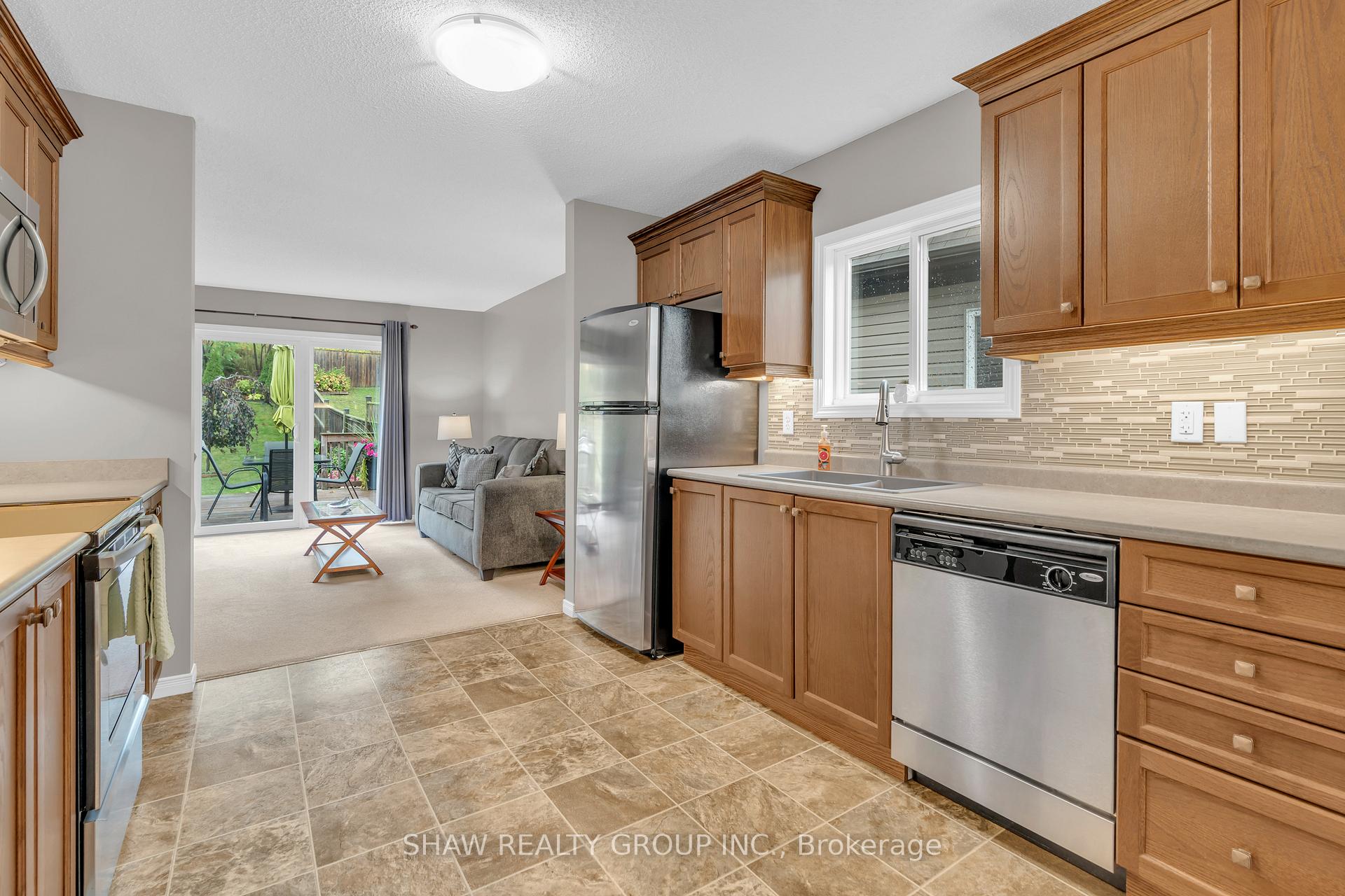 Photo 11 of 143 Isaiah Drive, Kitchener — HOMEH
