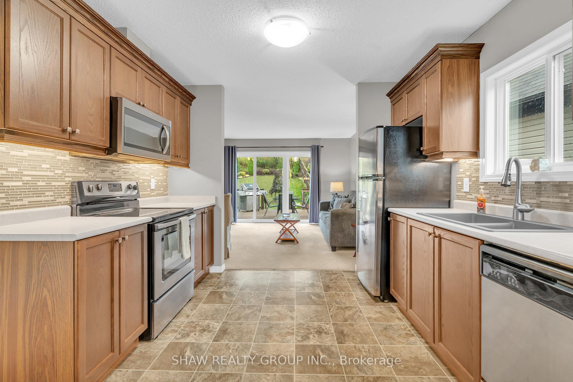 Photo 12 of 143 Isaiah Drive, Kitchener — HOMEH