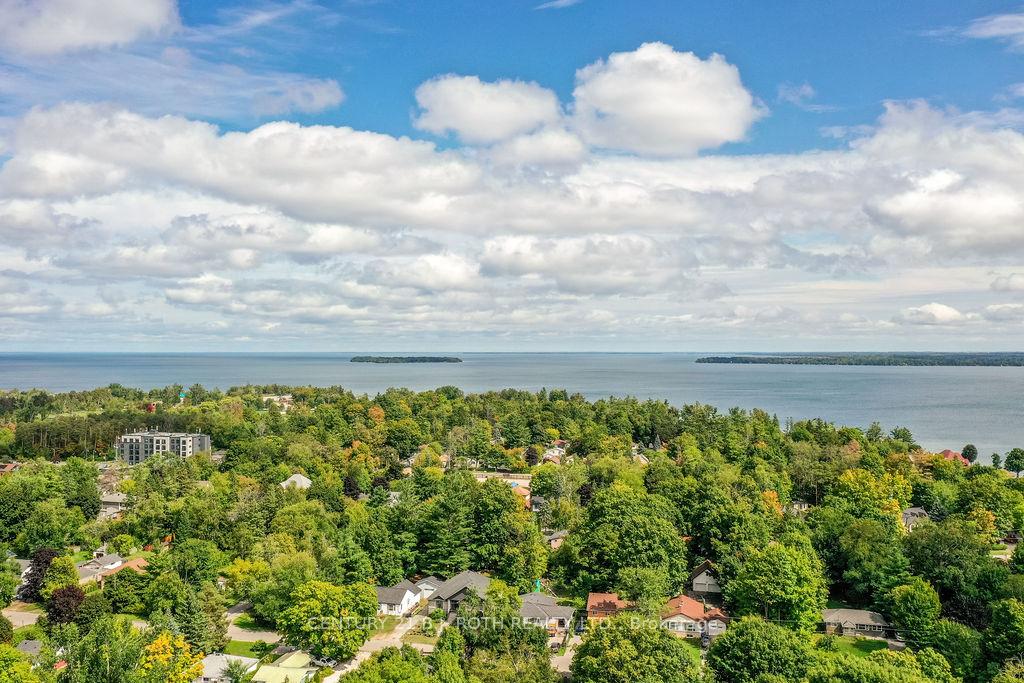 Photo 4 of 2043 St Johns Road, Innisfil, Alcona — HOMEH