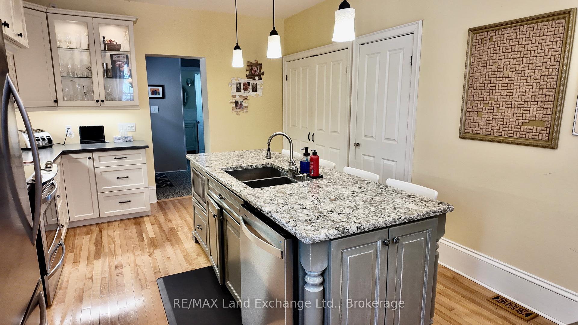 Photo 7 of 457 Durham Street, Kincardine — HOMEH