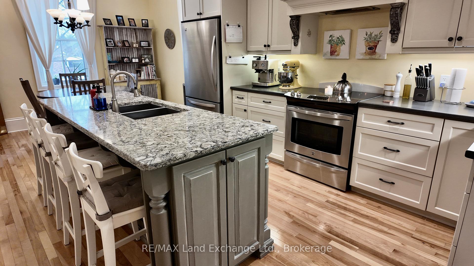 Photo 8 of 457 Durham Street, Kincardine — HOMEH