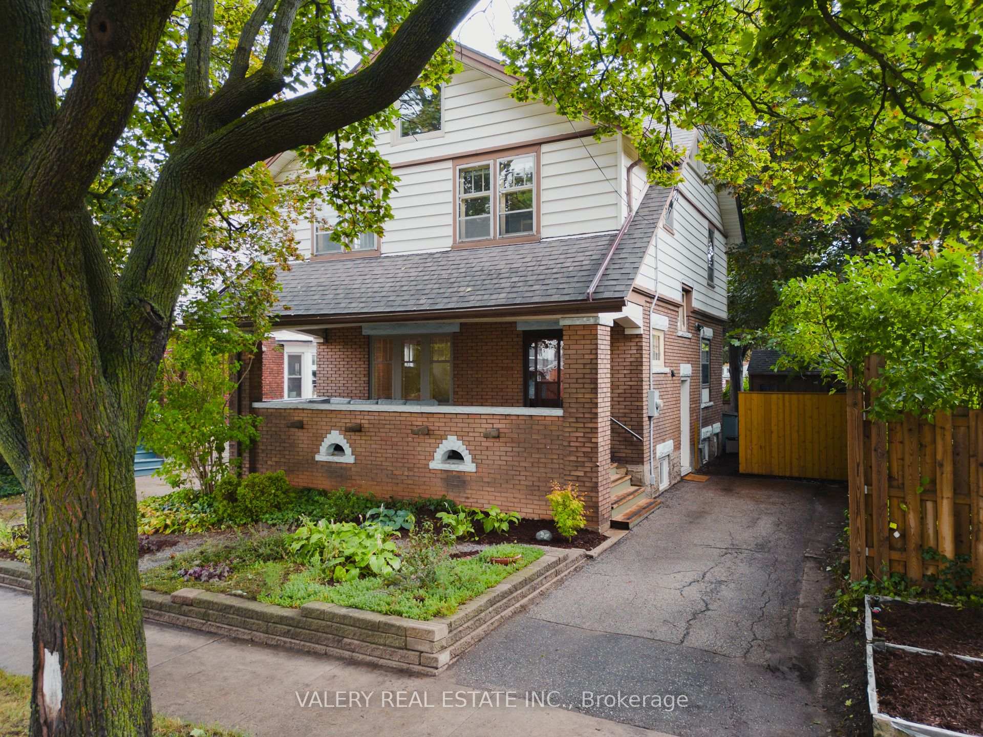 Photo 1 of 81 Pandora Avenue N, Kitchener — HOMEH