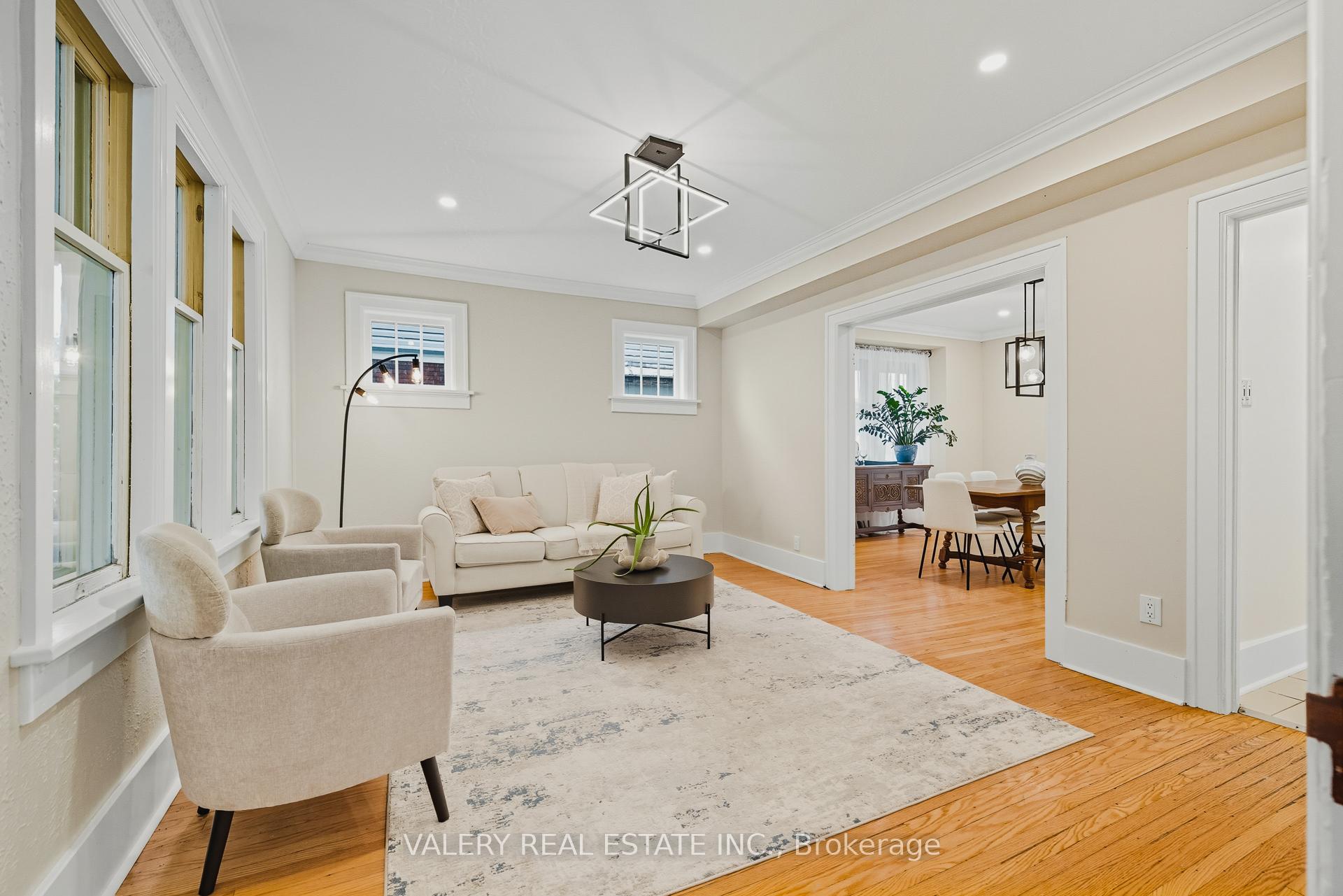 Photo 2 of 81 Pandora Avenue N, Kitchener — HOMEH
