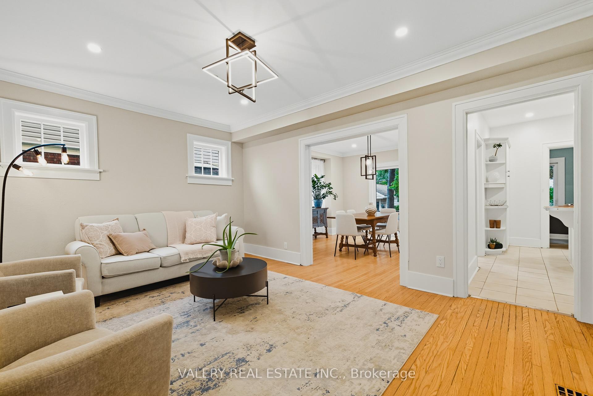 Photo 4 of 81 Pandora Avenue N, Kitchener — HOMEH