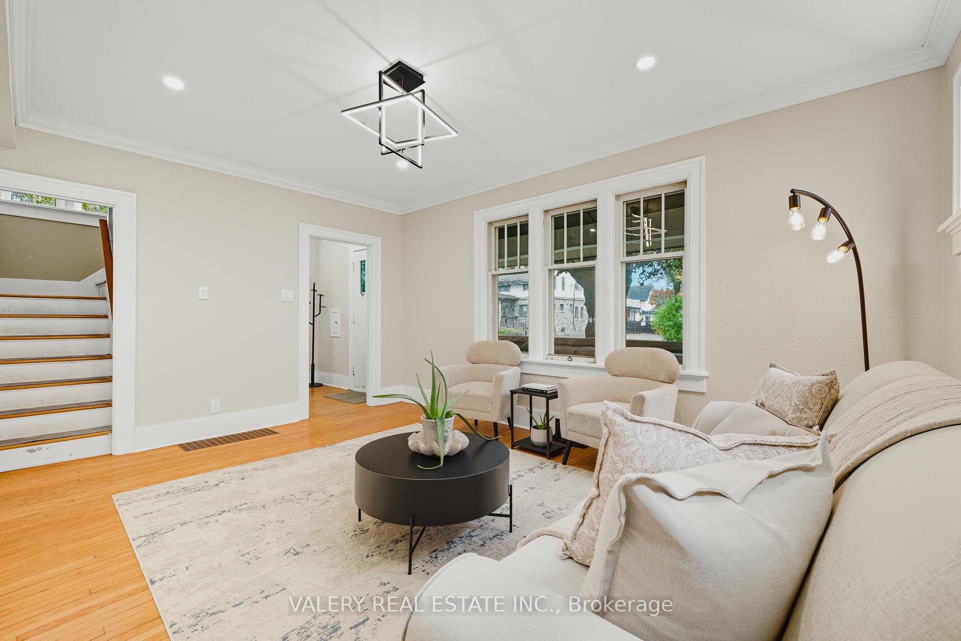 Photo 5 of 81 Pandora Avenue N, Kitchener — HOMEH