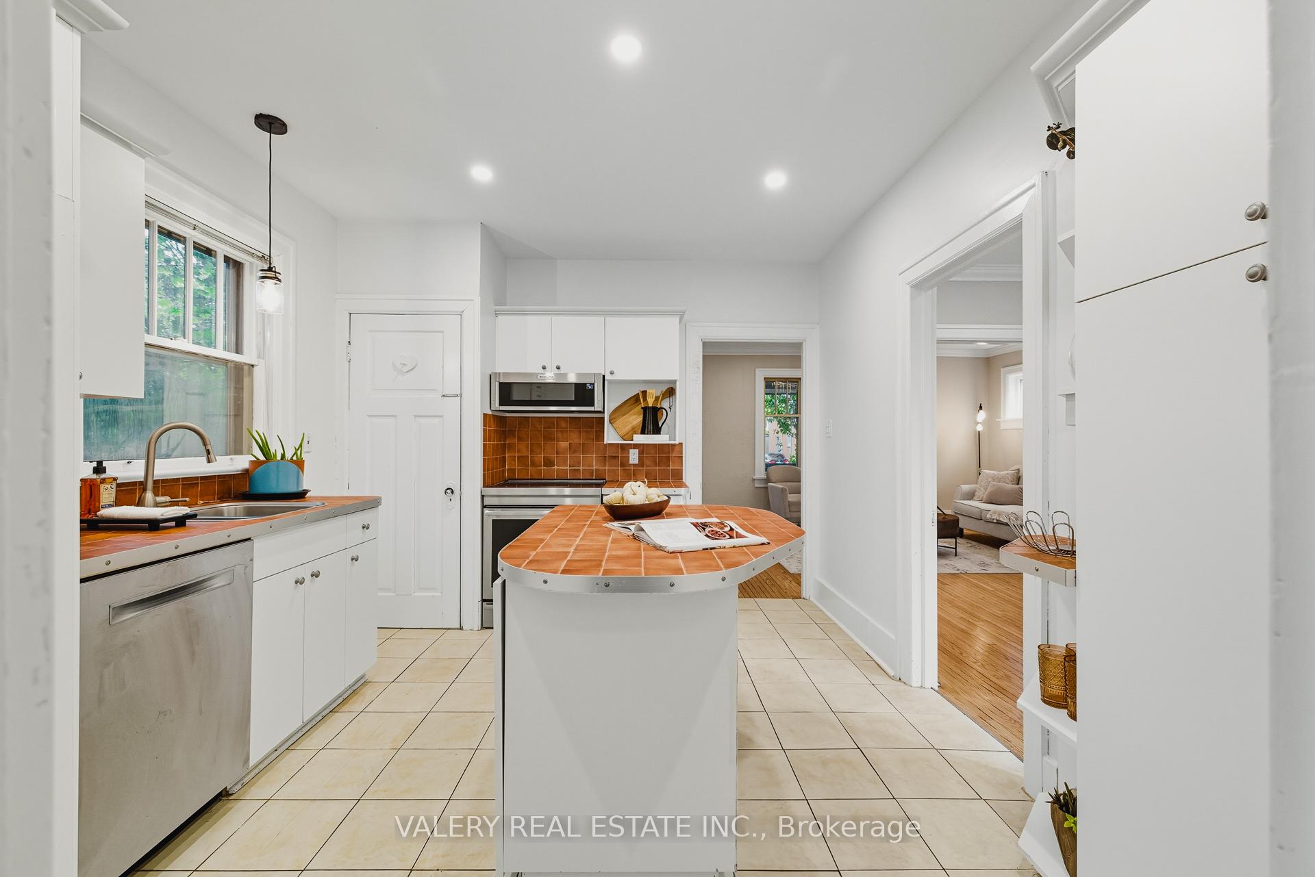 Photo 9 of 81 Pandora Avenue N, Kitchener — HOMEH