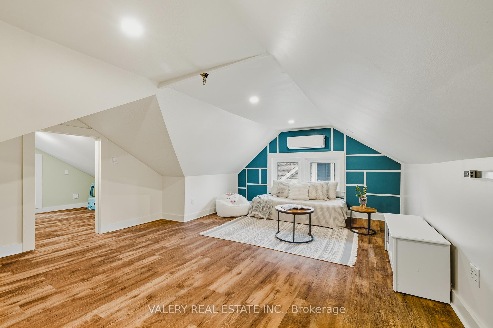 Photo 22 of 81 Pandora Avenue N, Kitchener — HOMEH