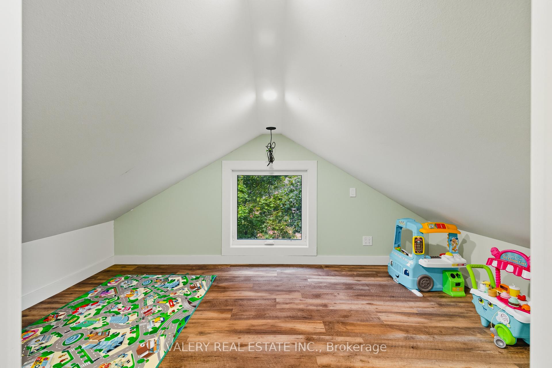Photo 24 of 81 Pandora Avenue N, Kitchener — HOMEH
