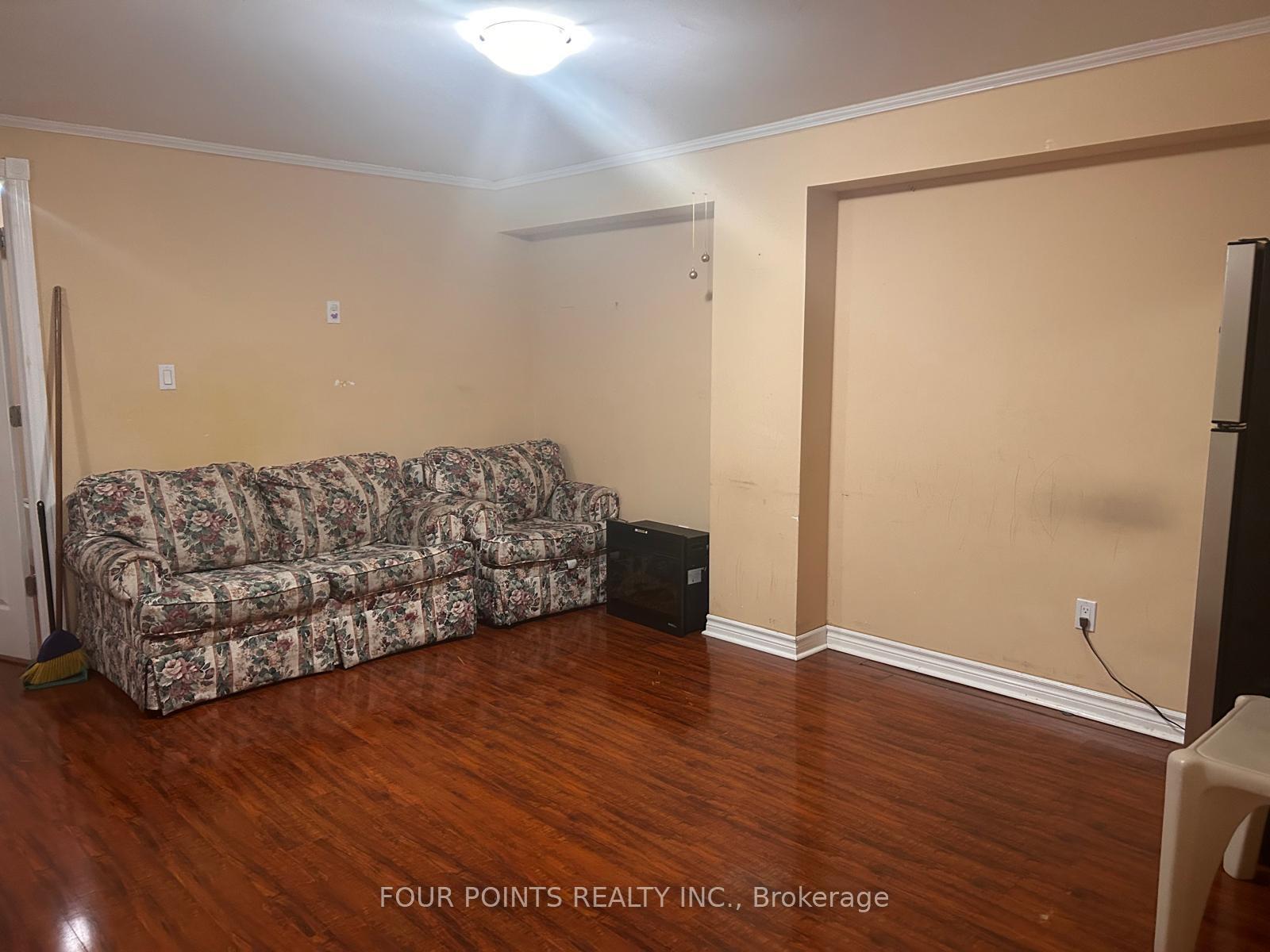 Photo 1 of 19 Kincaid Lane, Markham, Middlefield — HOMEH