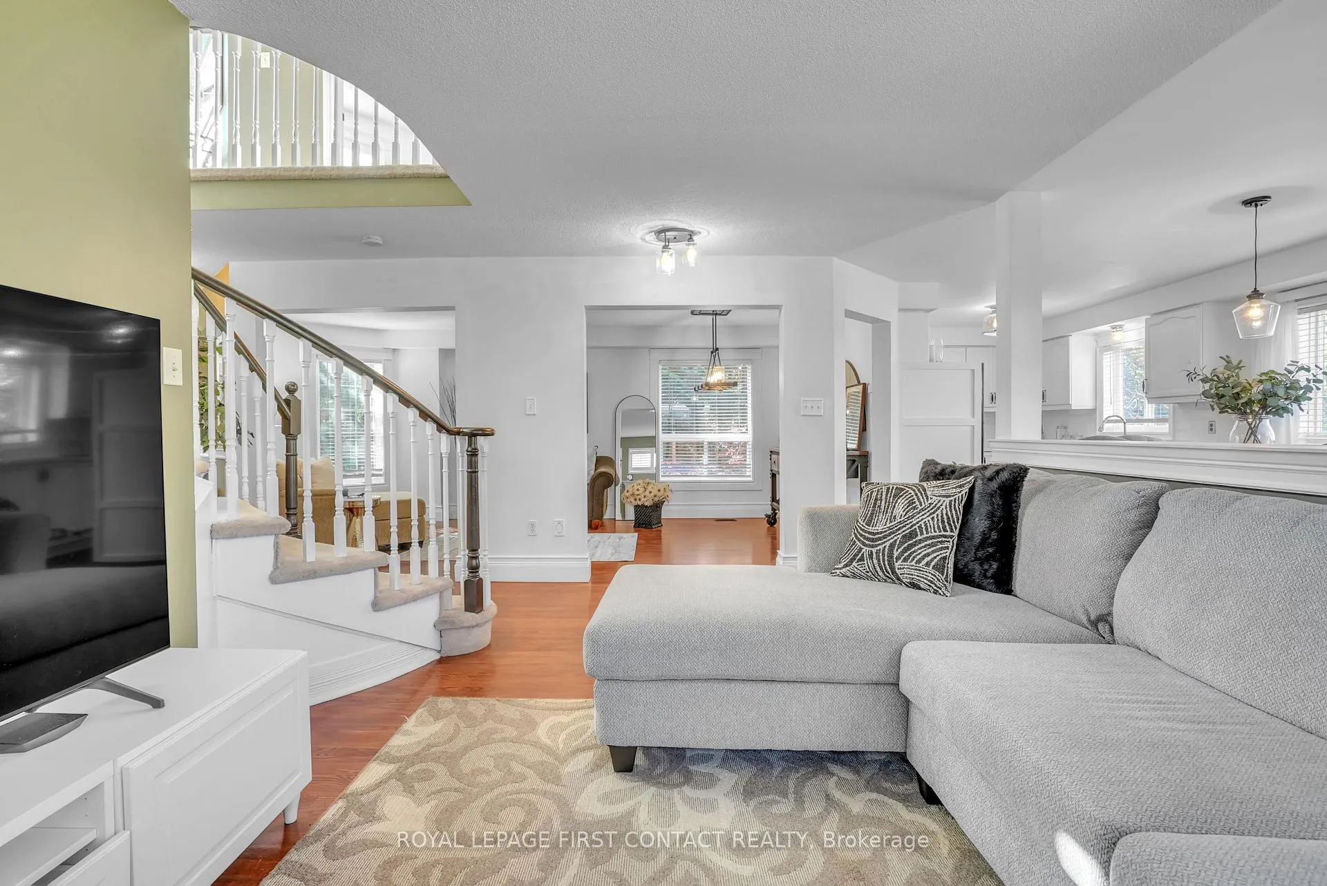 Photo 6 of 1328 Vincent Crescent, Innisfil, Alcona — HOMEH