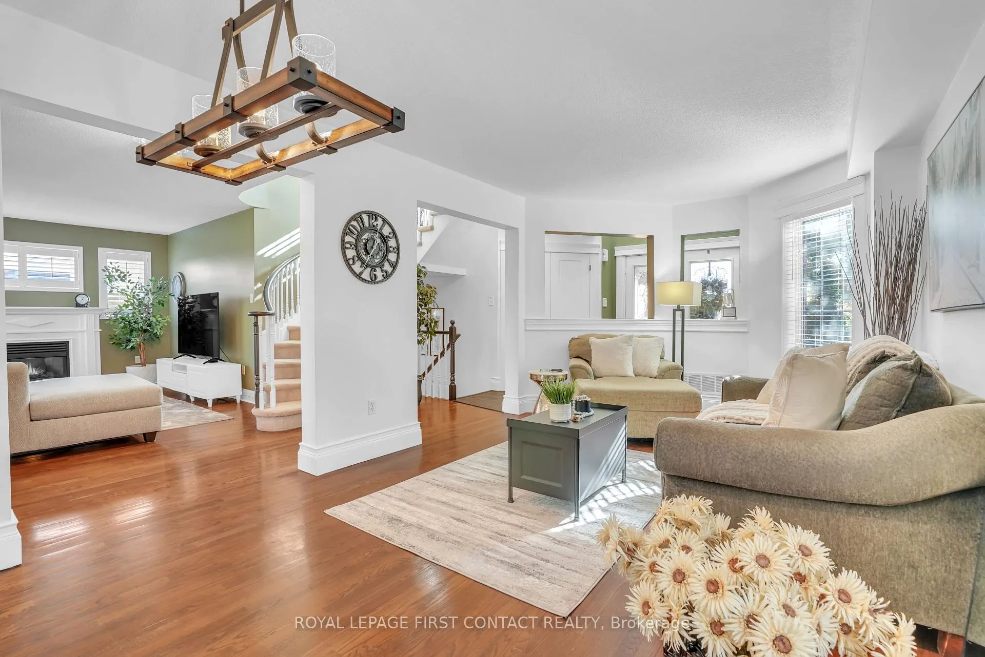 Photo 8 of 1328 Vincent Crescent, Innisfil, Alcona — HOMEH
